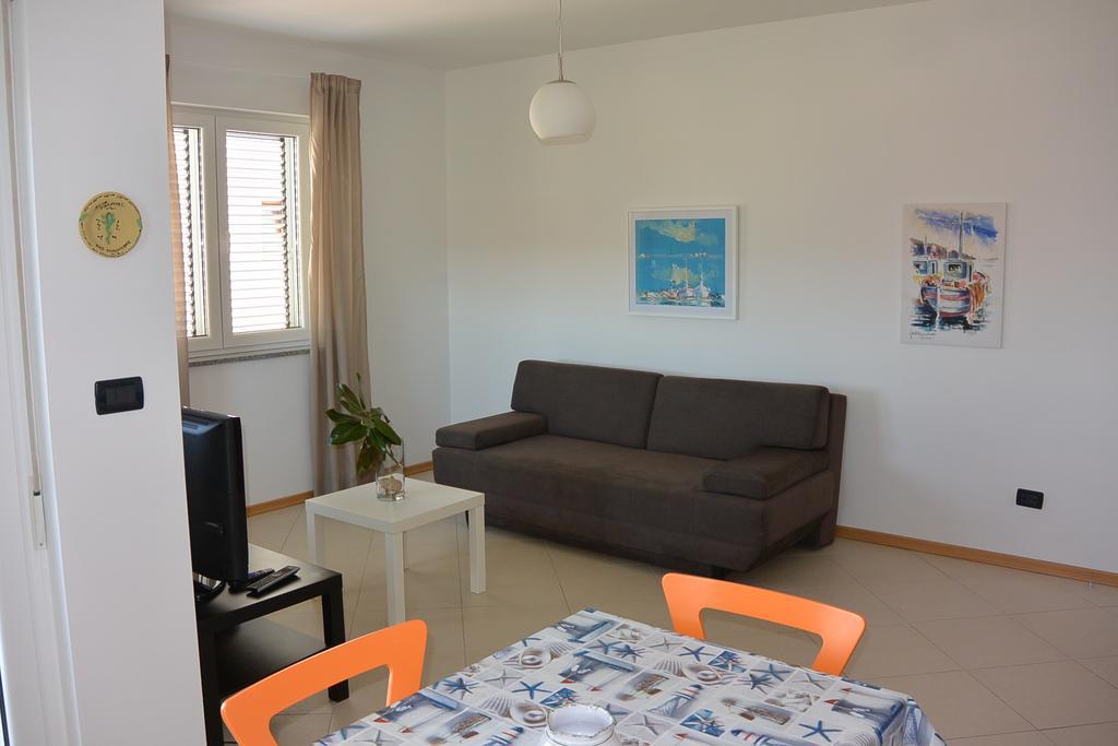 Apartments Residence L'Ulivo Ровин Екстериор снимка