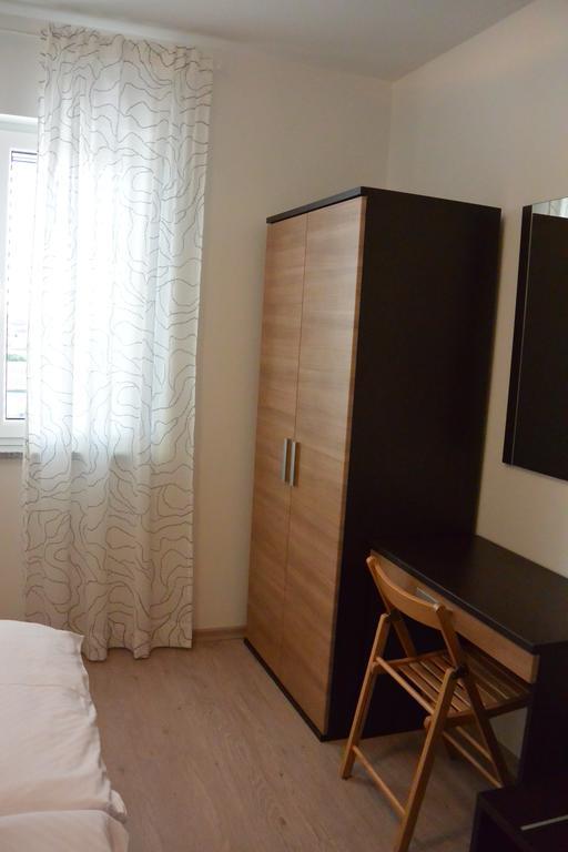 Apartments Residence L'Ulivo Ровин Екстериор снимка