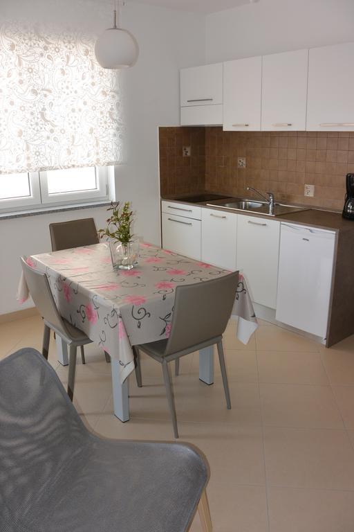 Apartments Residence L'Ulivo Ровин Екстериор снимка