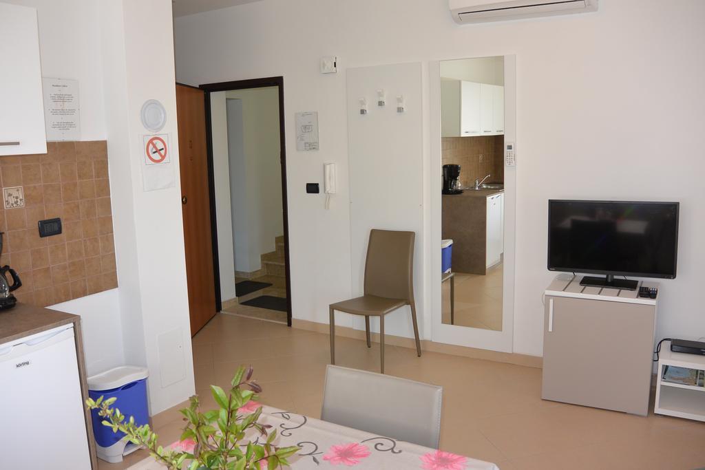 Apartments Residence L'Ulivo Ровин Екстериор снимка