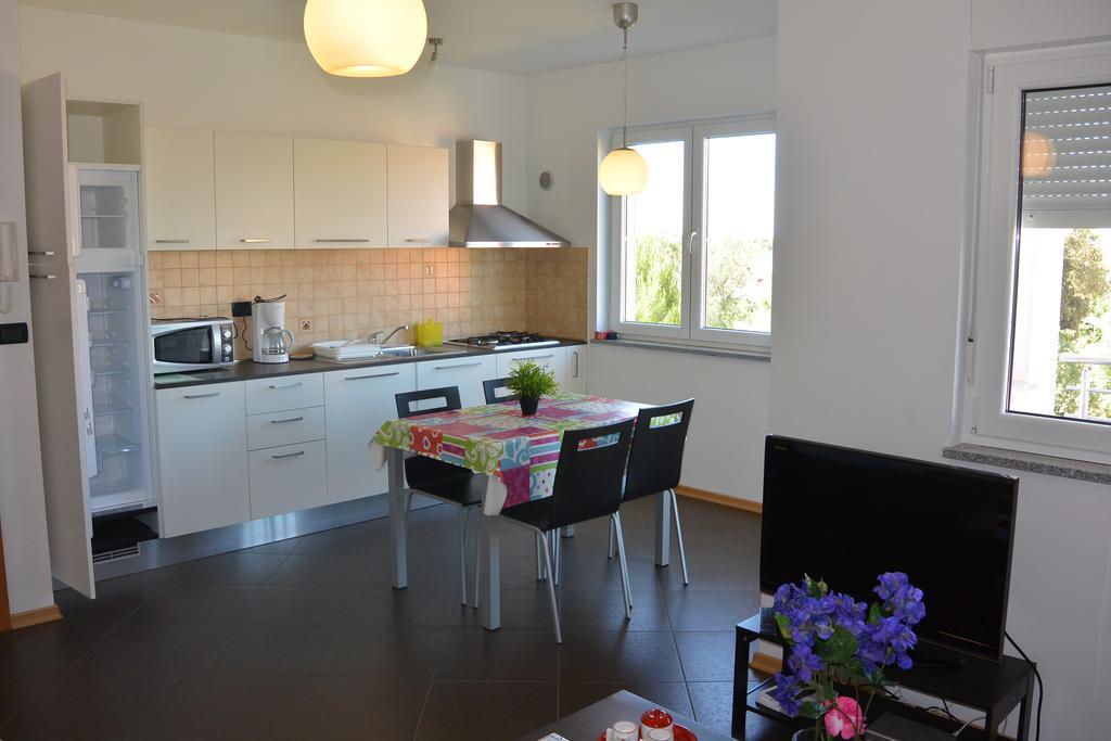 Apartments Residence L'Ulivo Ровин Екстериор снимка