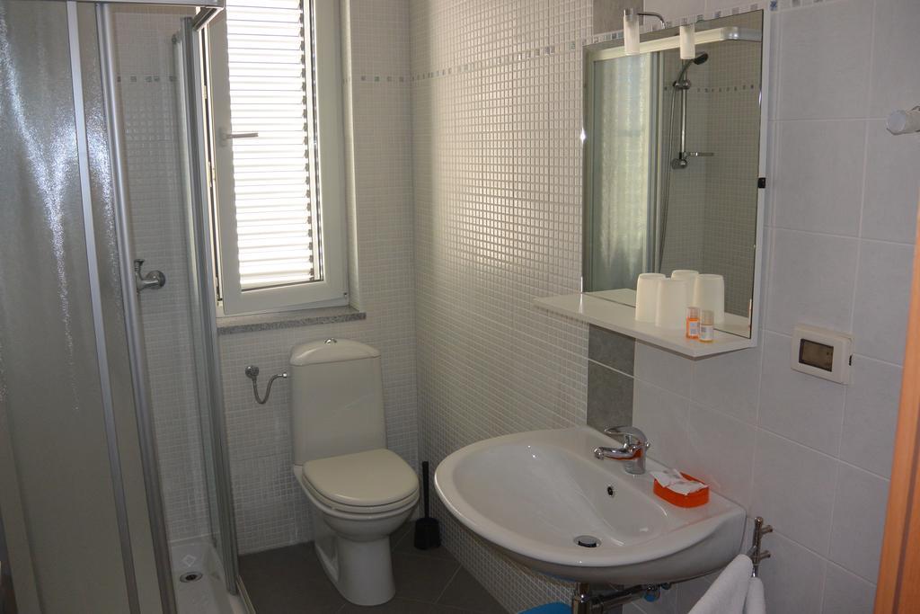 Apartments Residence L'Ulivo Ровин Екстериор снимка