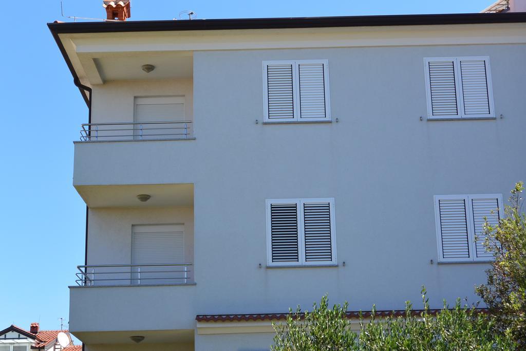 Apartments Residence L'Ulivo Ровин Екстериор снимка