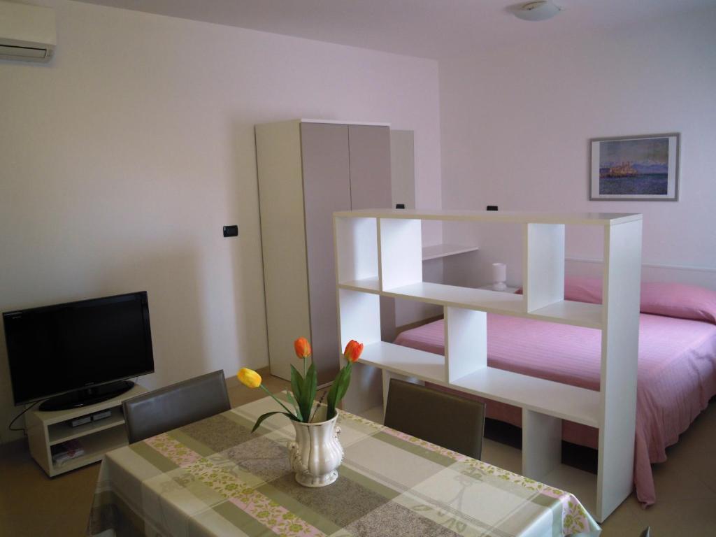 Apartments Residence L'Ulivo Ровин Екстериор снимка