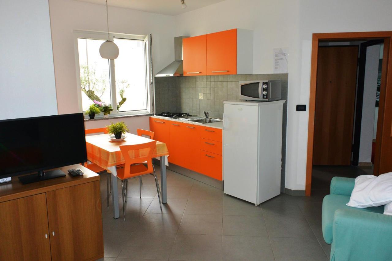 Apartments Residence L'Ulivo Ровин Екстериор снимка